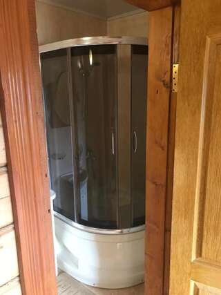 Гостевой дом Girskiy Svitanok Славское Двухместный номер Делюкс с 1 кроватью и ванной-6